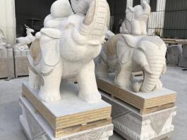 Mother and son elephant sculpture